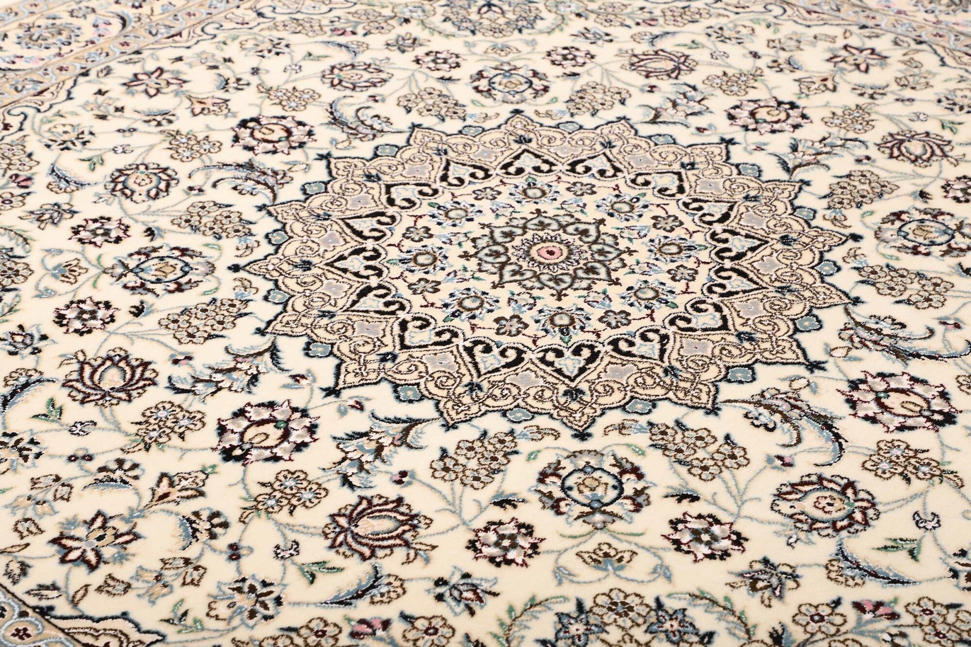 Nain | 210 cm x 201 cm | Nr. 12-466248