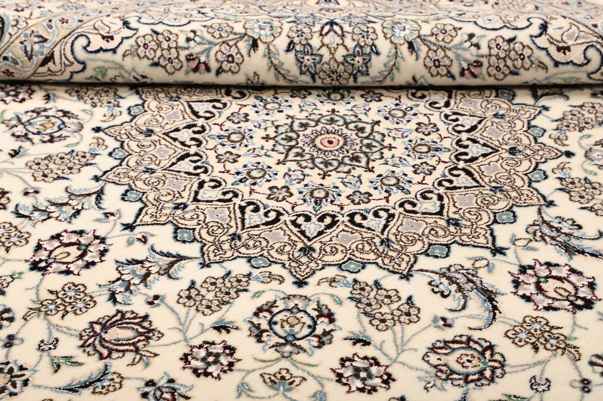 Nain | 210 cm x 201 cm | Nr. 12-466248