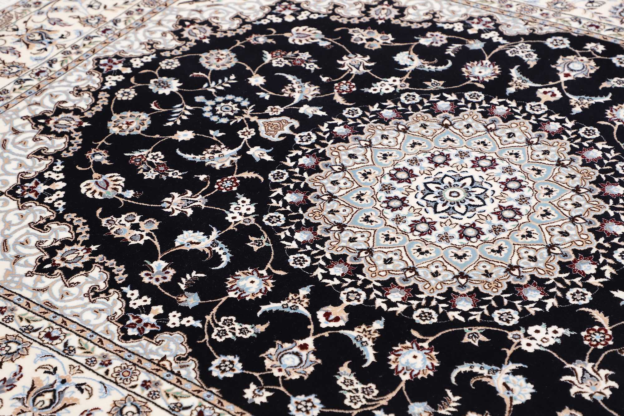 Nain | 205 x 159 cm | Nr. 12-466313