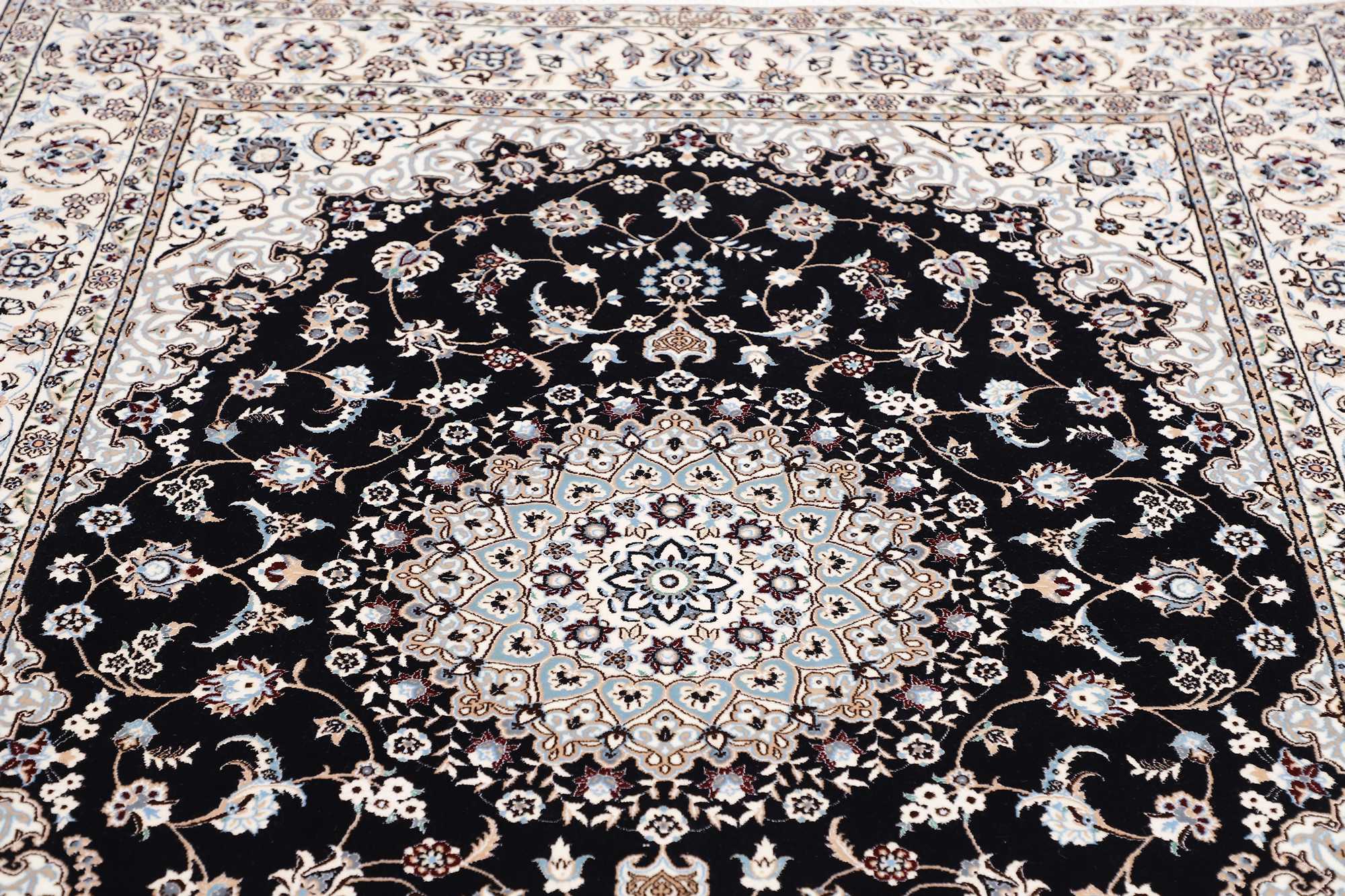 Nain | 205 x 159 cm | Nr. 12-466313