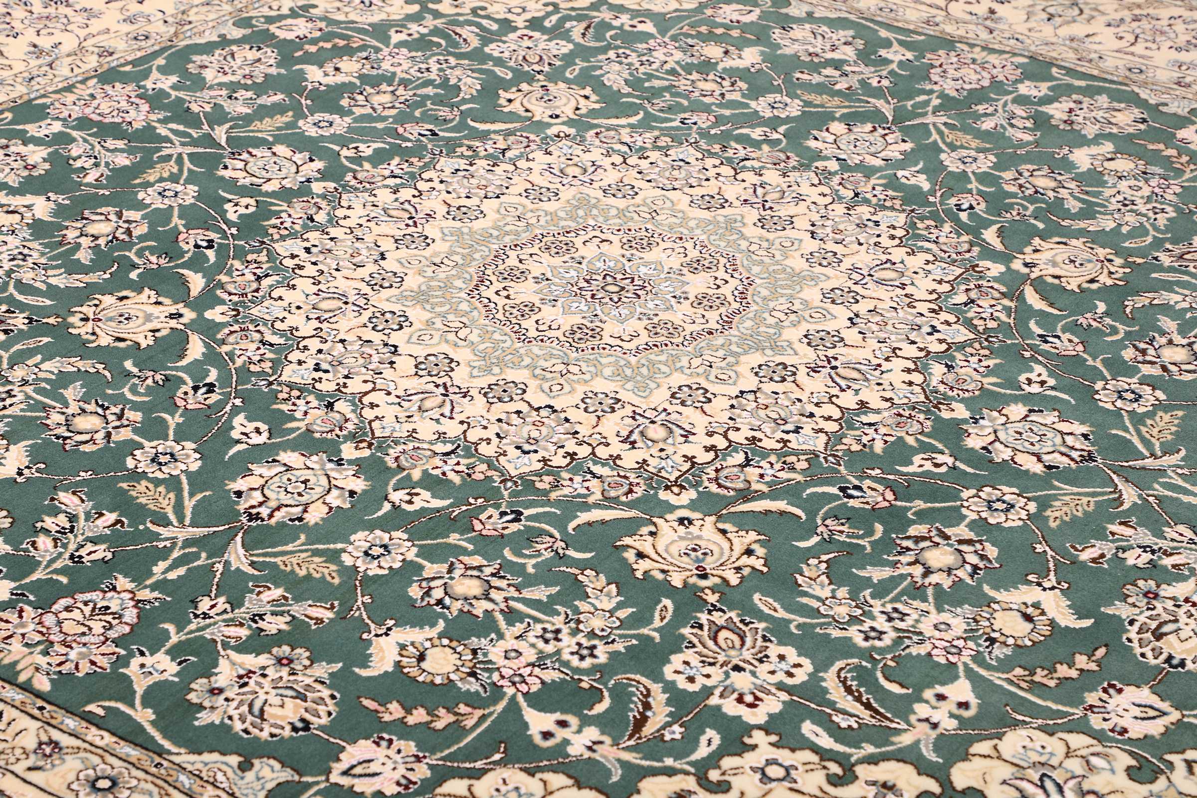 Nain | 253 cm x 251 cm | Nr. 12-469391