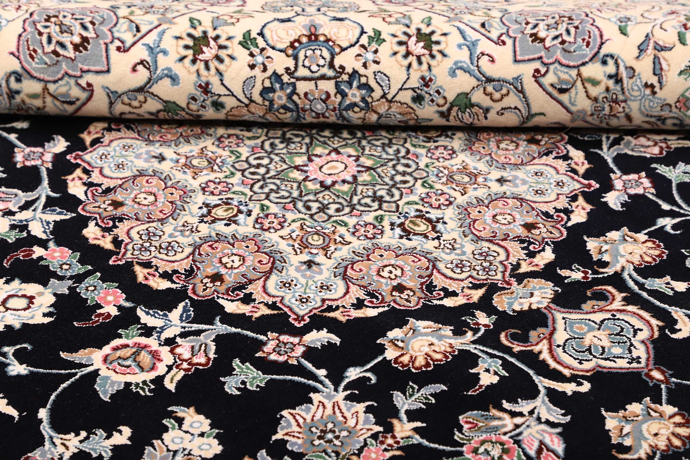 Nain | 207 cm x 197 cm | Nr. 12-469418