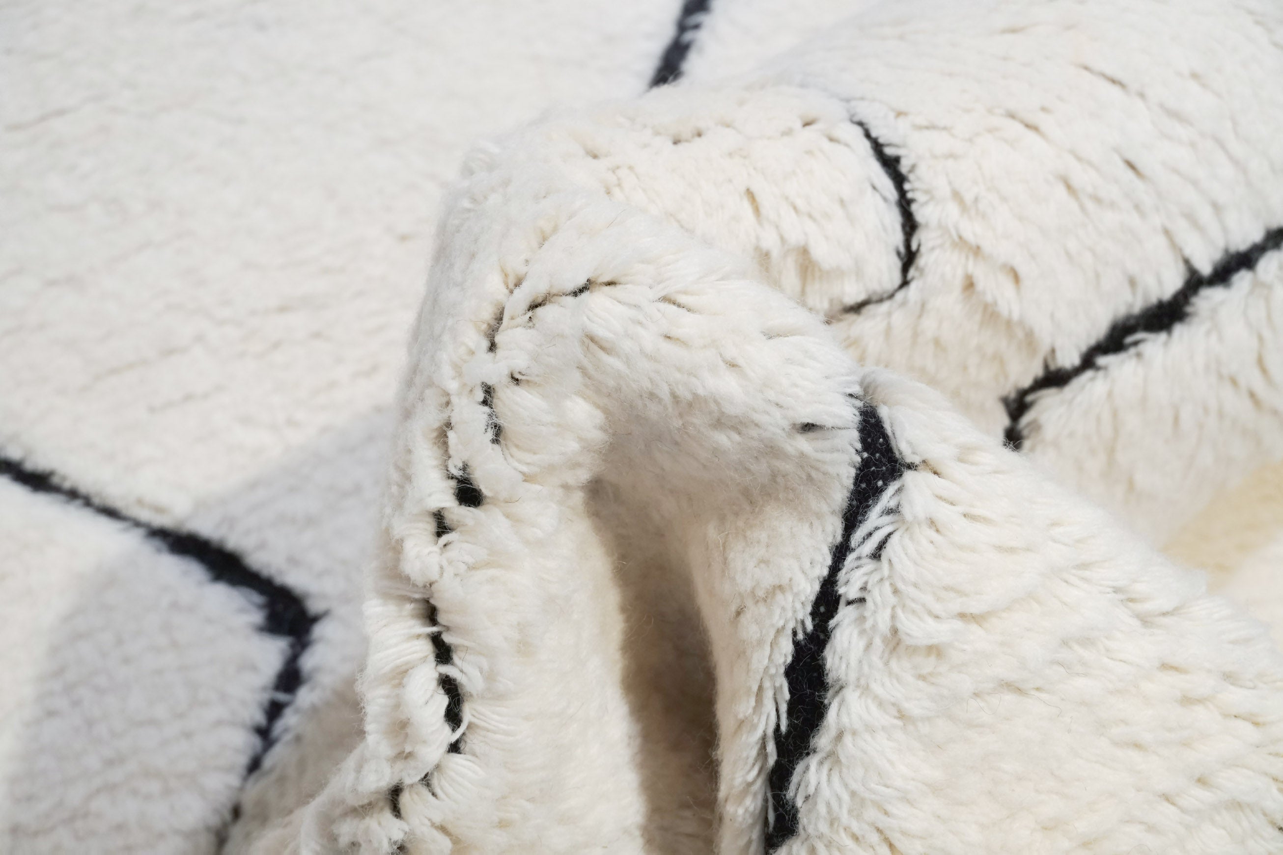 Furry Berber | 240 cm x 172 cm | Nr. Z-4563