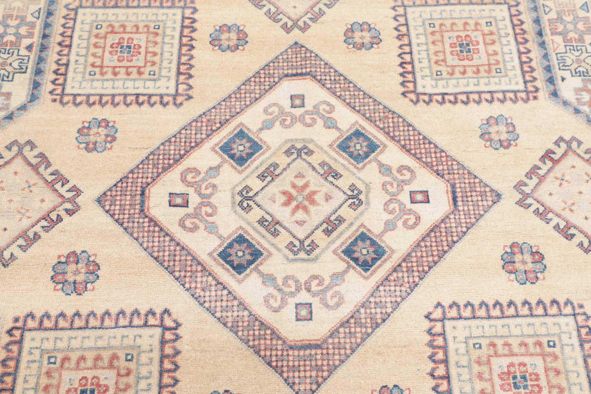 Kazak | 201 cm x 198 cm | Nr. Z-4616