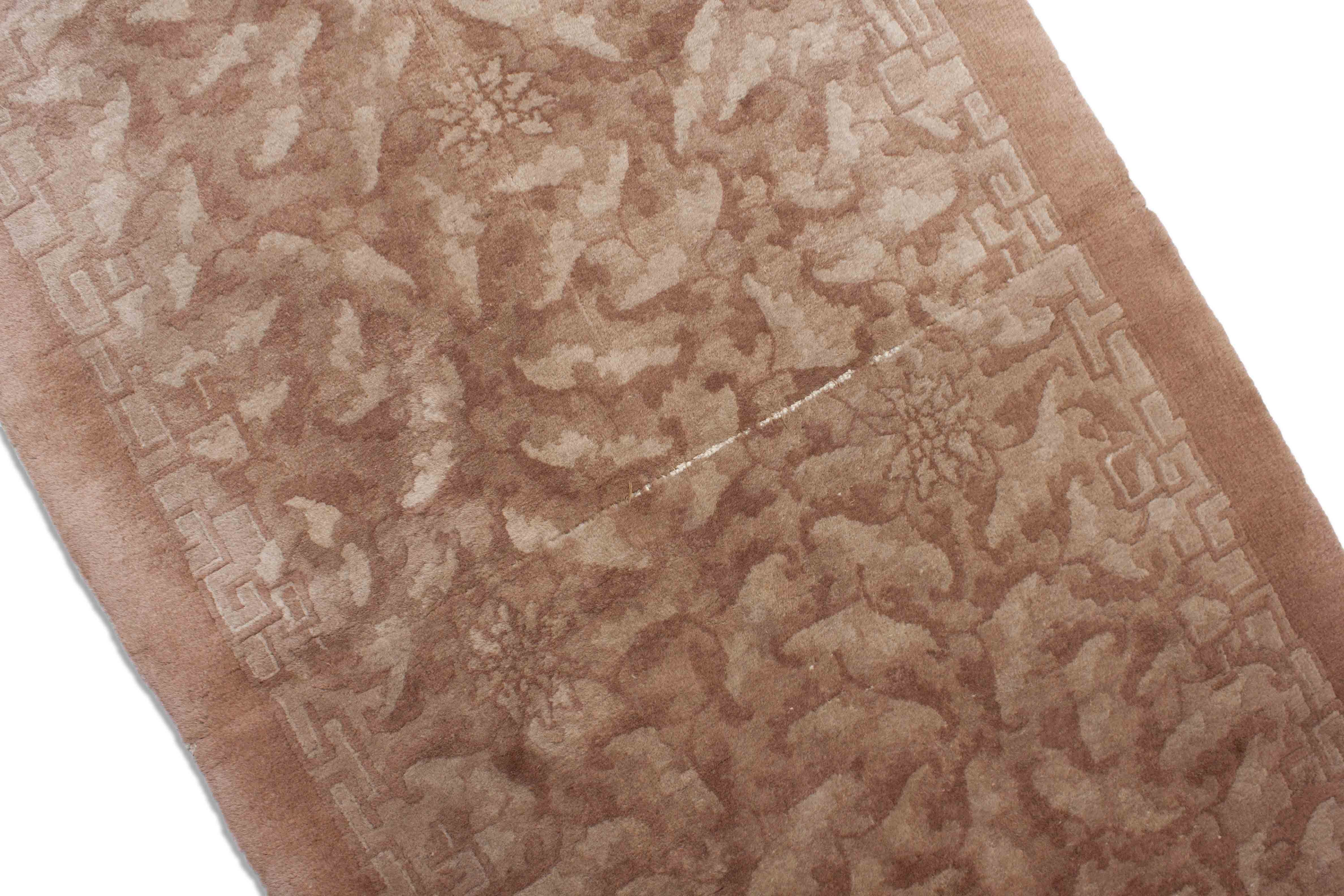 Eine Fotoaufnahme eines US Import China Teppich Teppichs.