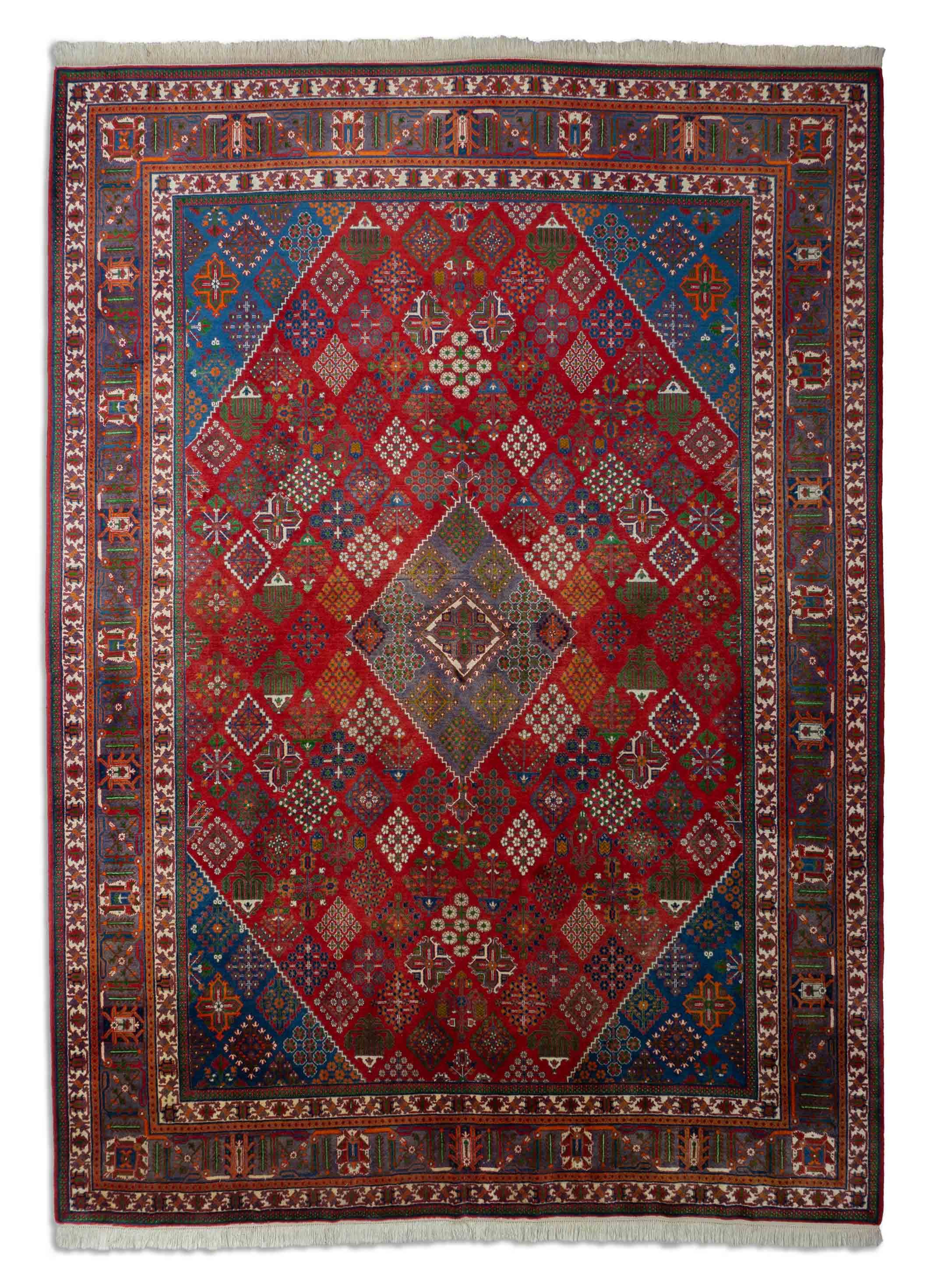 Eine Fotoaufnahme eines Meymeh Teppichs.