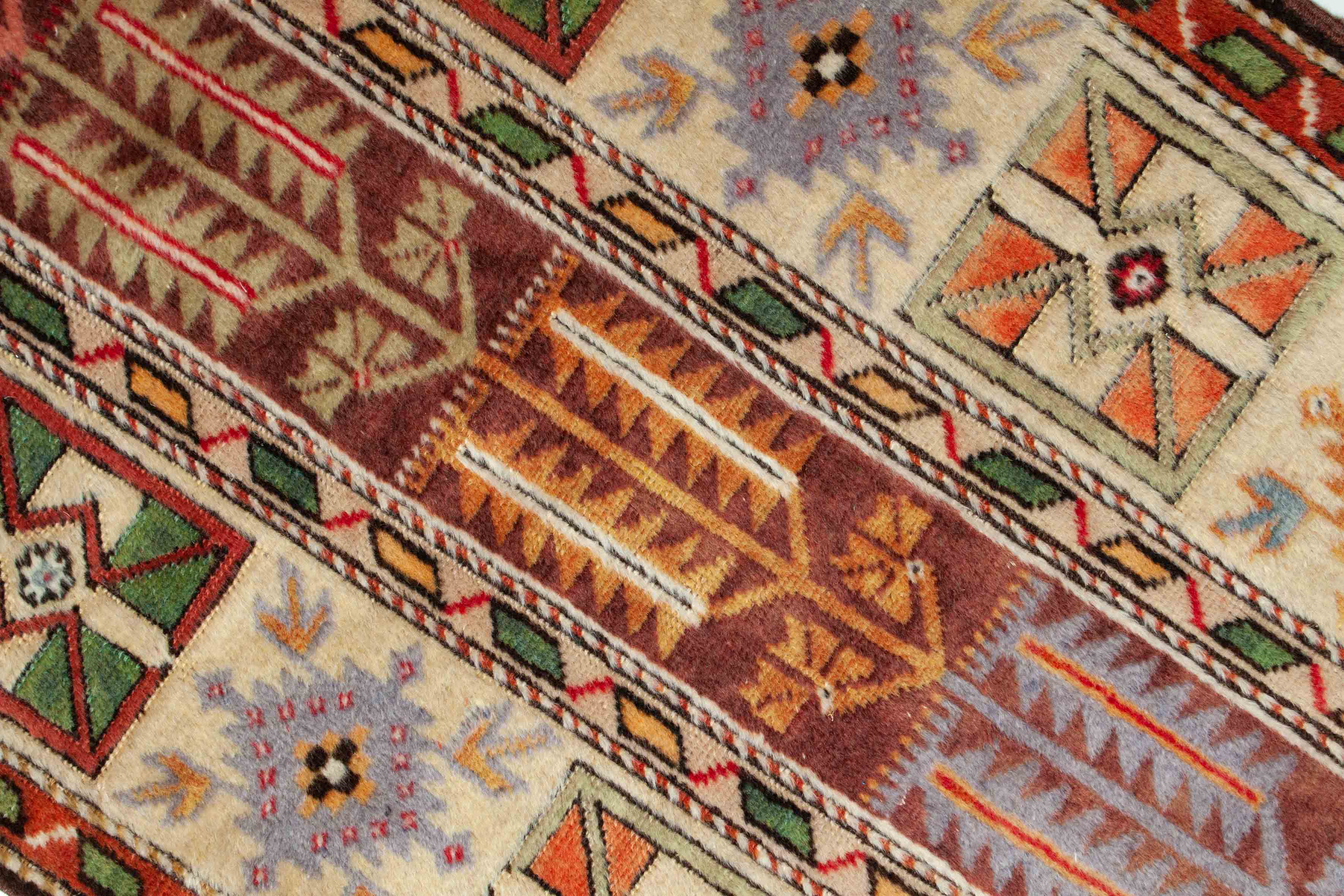 Eine Fotoaufnahme eines Türkischer Orientteppich Teppichs.