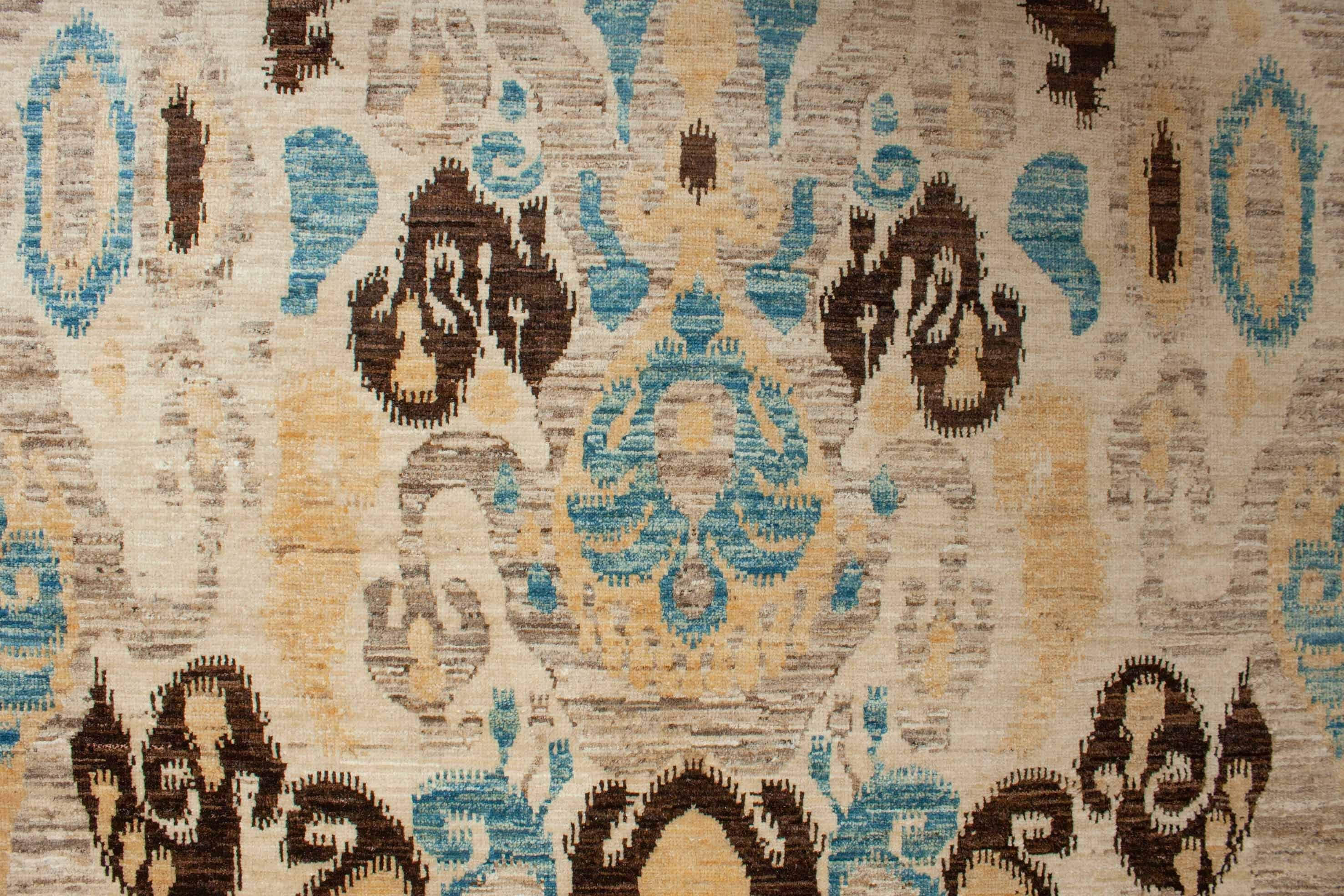 Eine Fotoaufnahme eines Neo Ikat Teppichs.