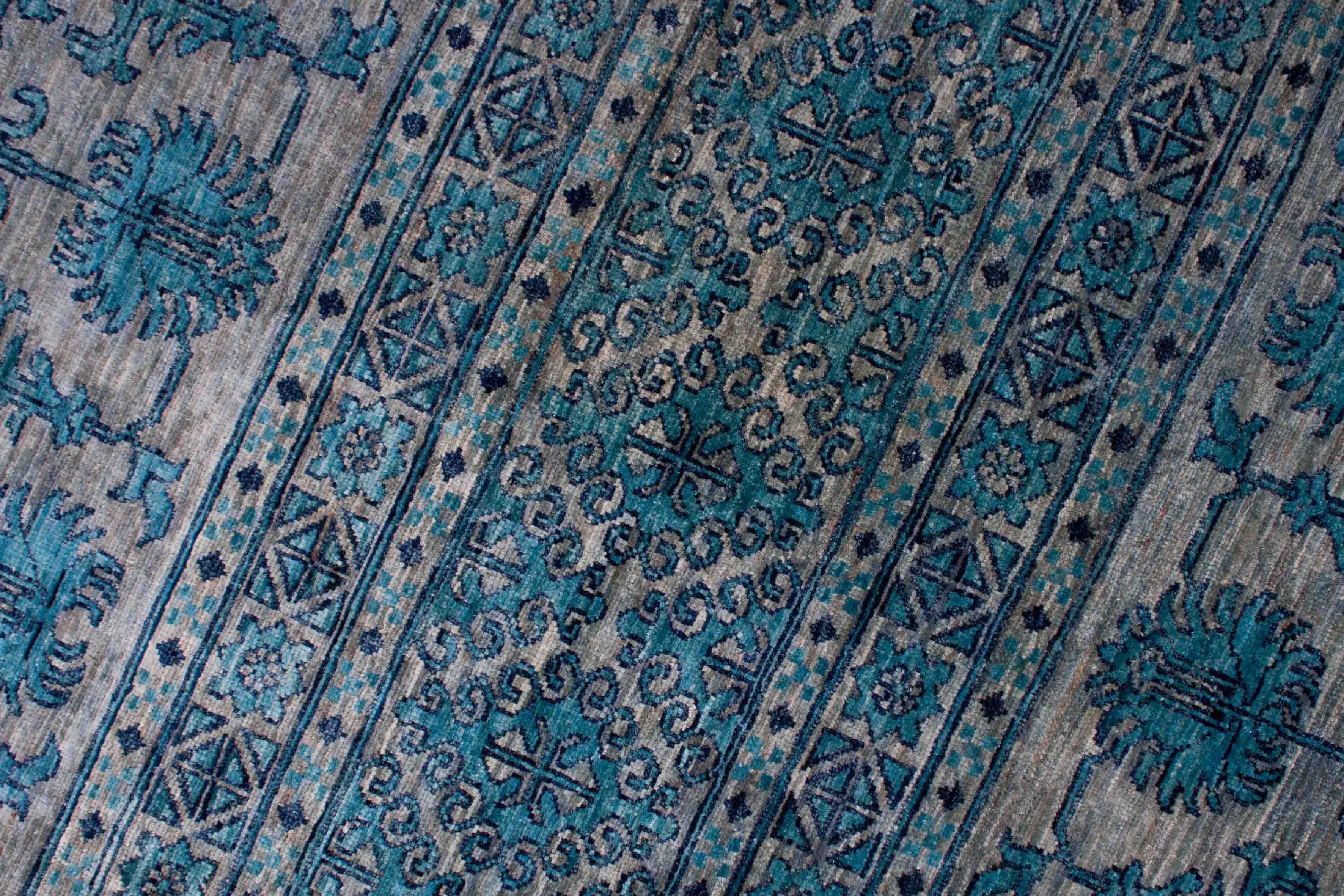 Eine Fotoaufnahme eines Oxiana Teppichs.