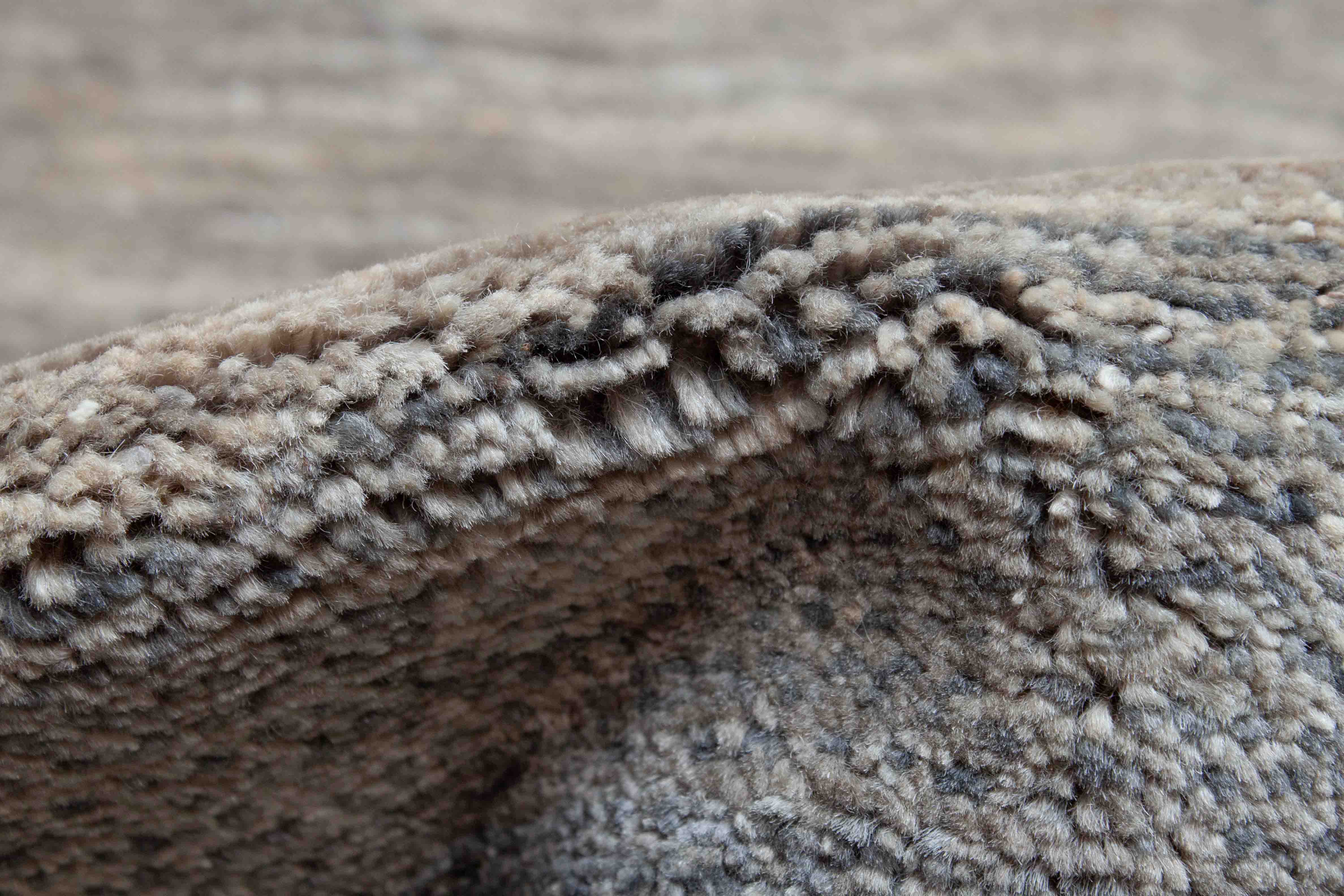 Eine Fotoaufnahme eines Lori Teppichs.