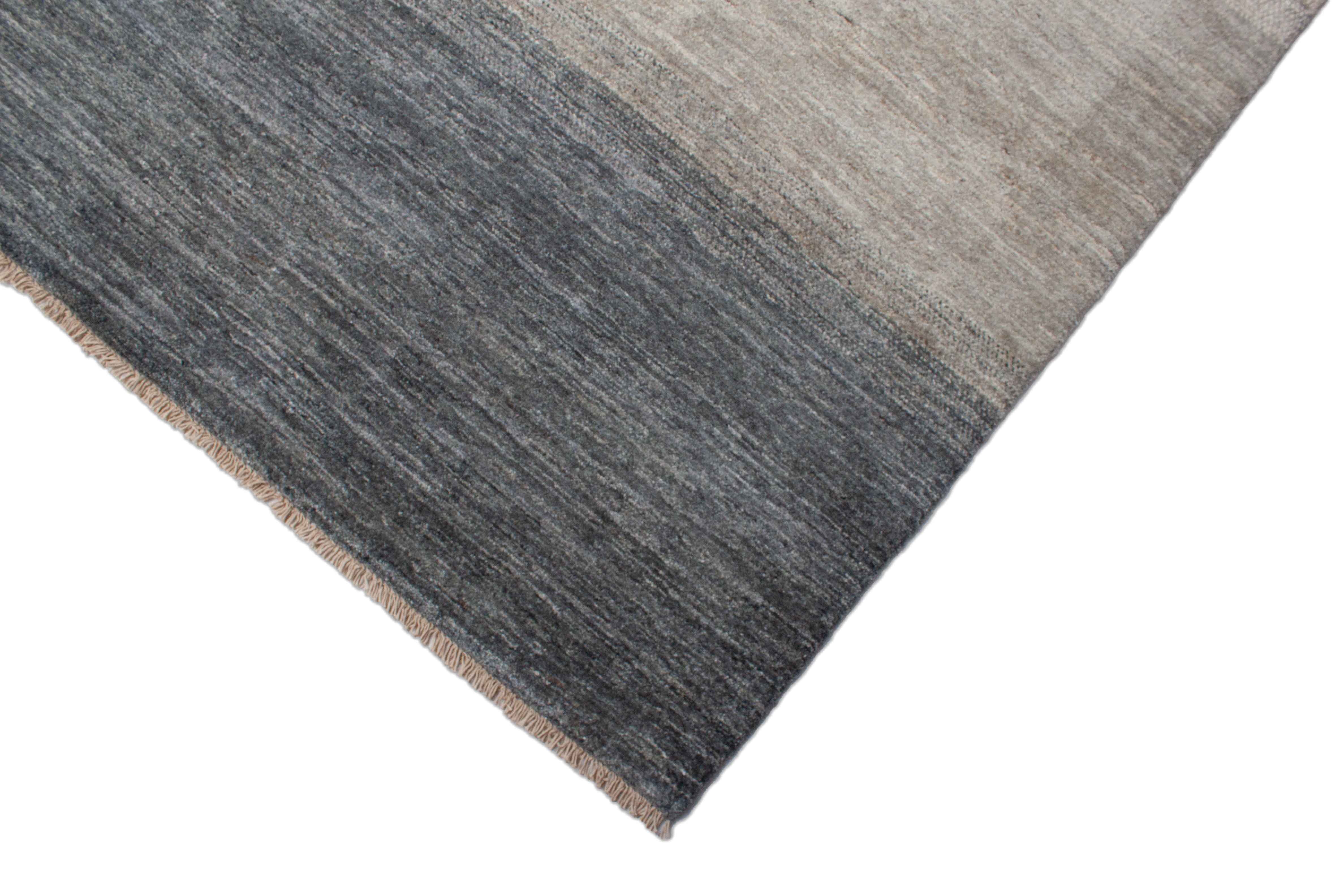 Eine Fotoaufnahme eines Lori Teppichs.