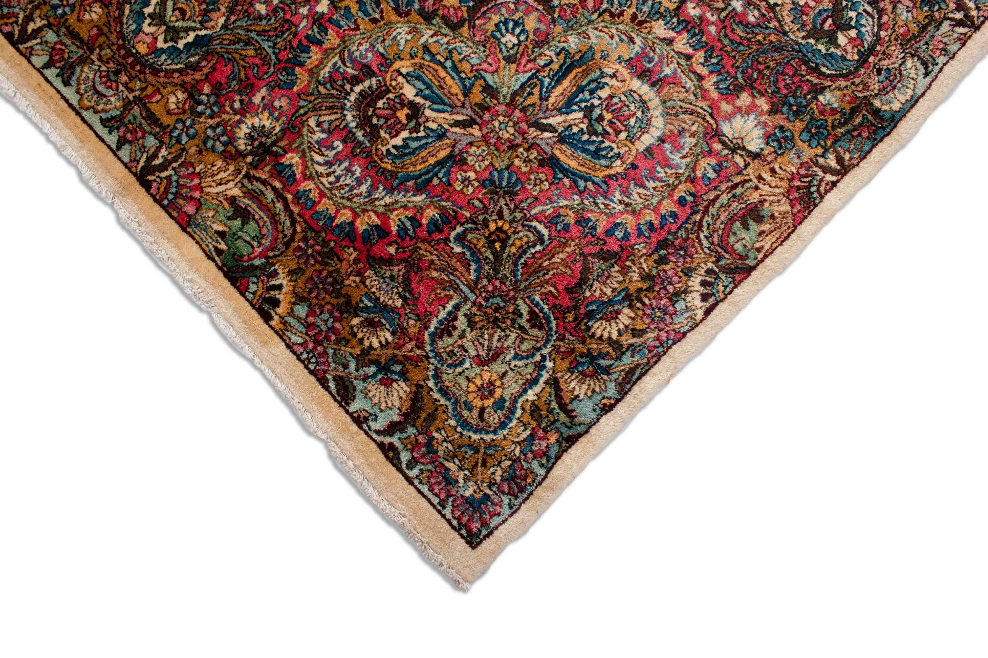 Eine Fotoaufnahme eines Kerman Lavar Teppichs.