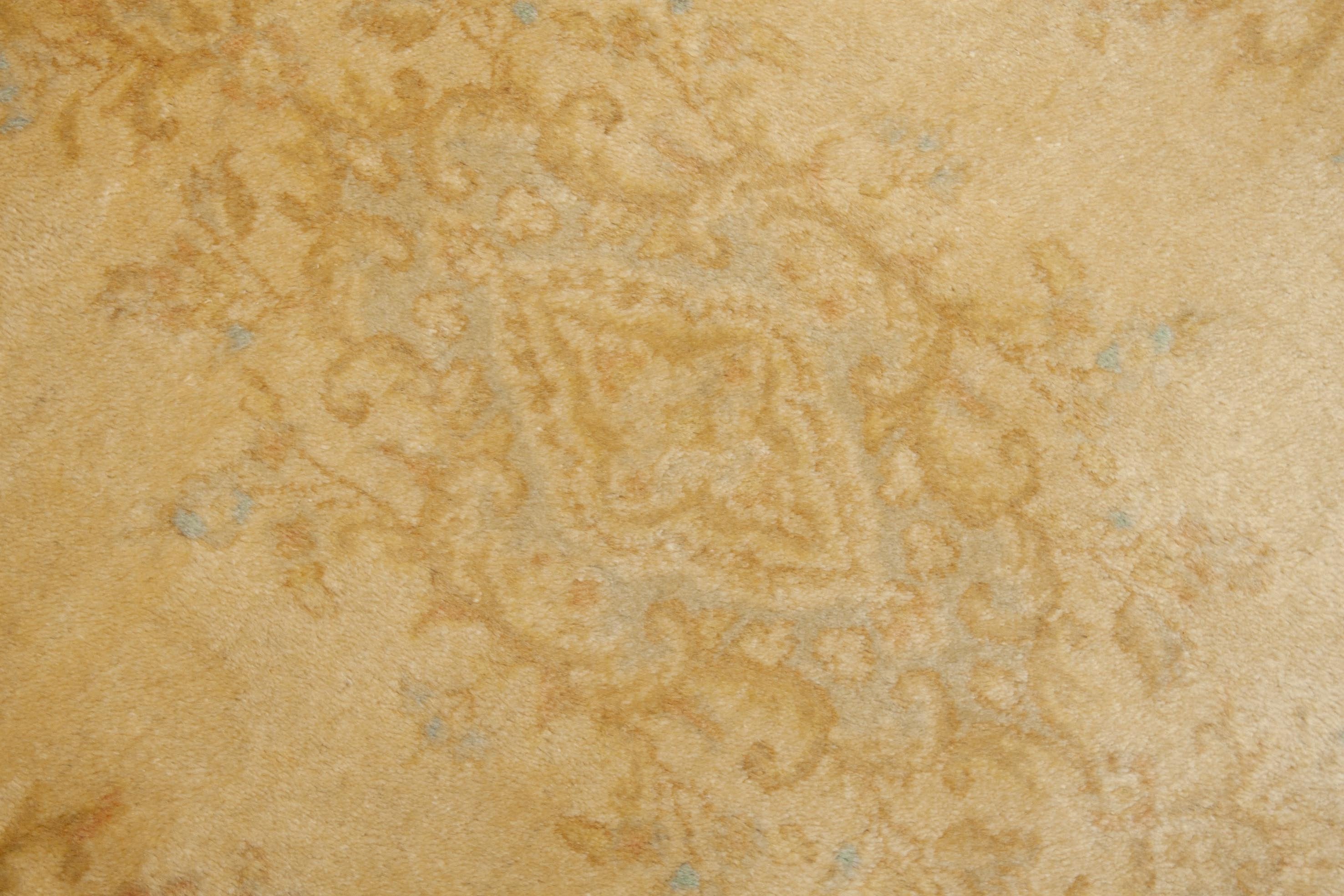 Eine Fotoaufnahme eines Yazd Teppichs.