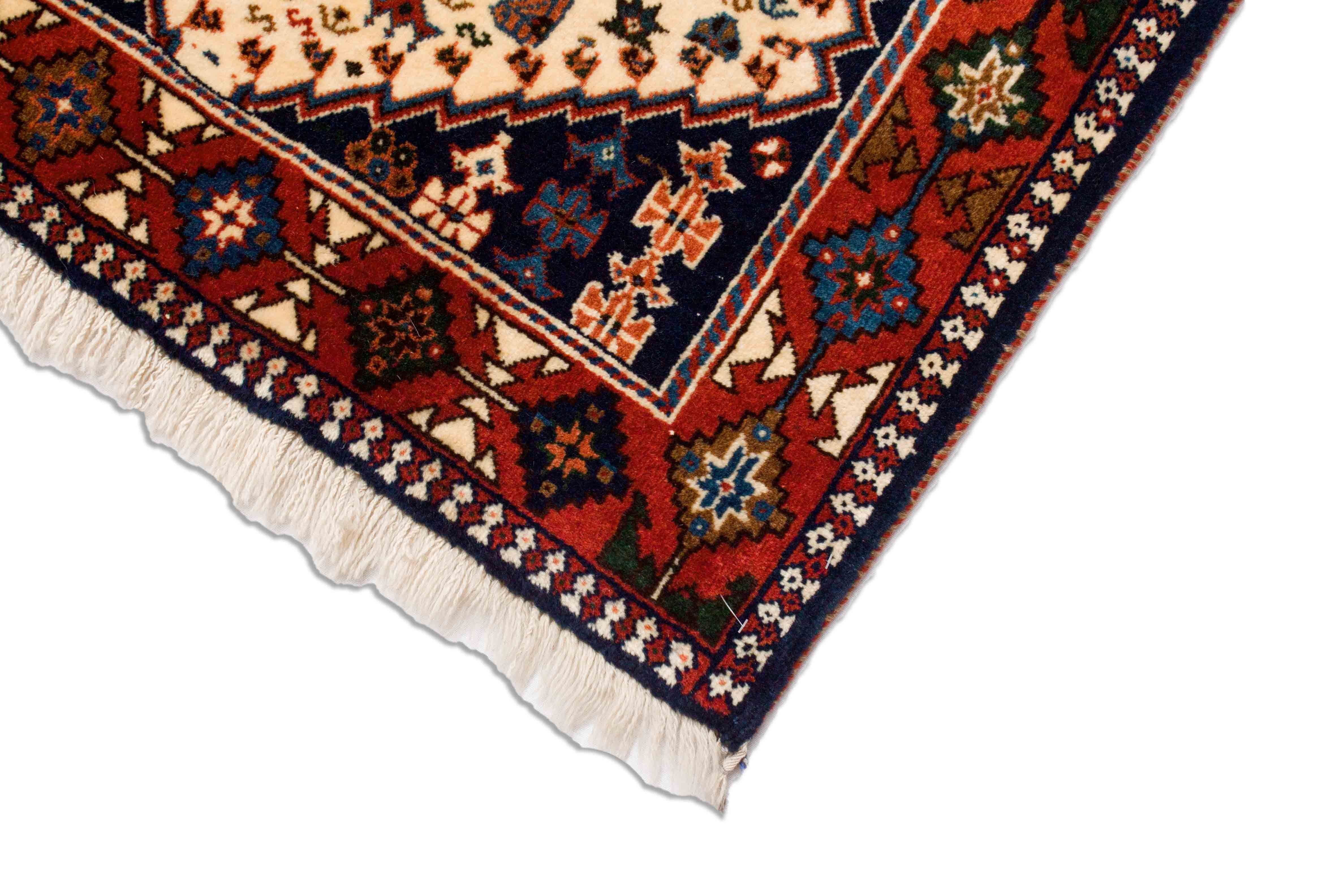 Eine Fotoaufnahme eines Yalameh Teppichs.