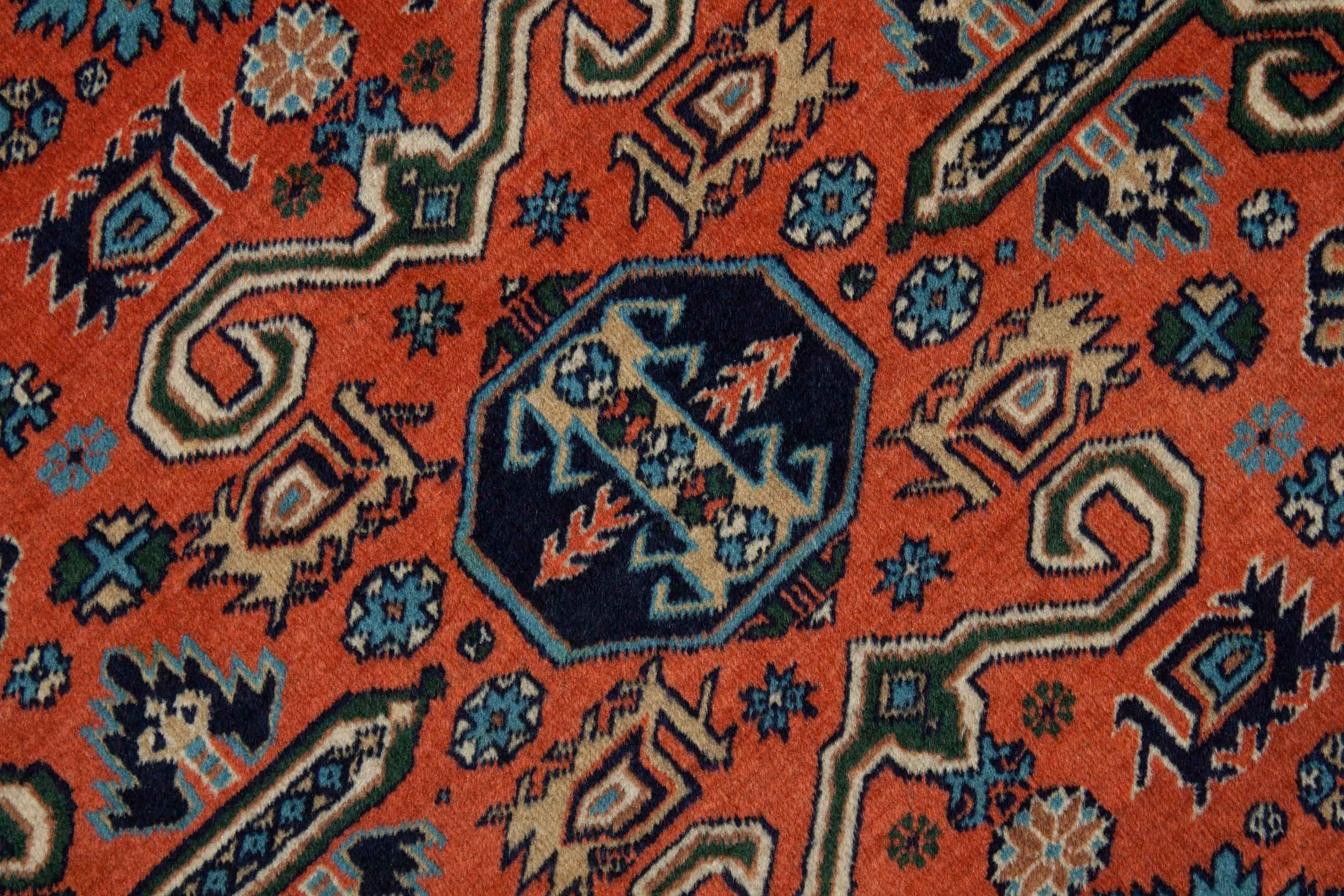 Eine Fotoaufnahme eines Schirwan Teppichs.
