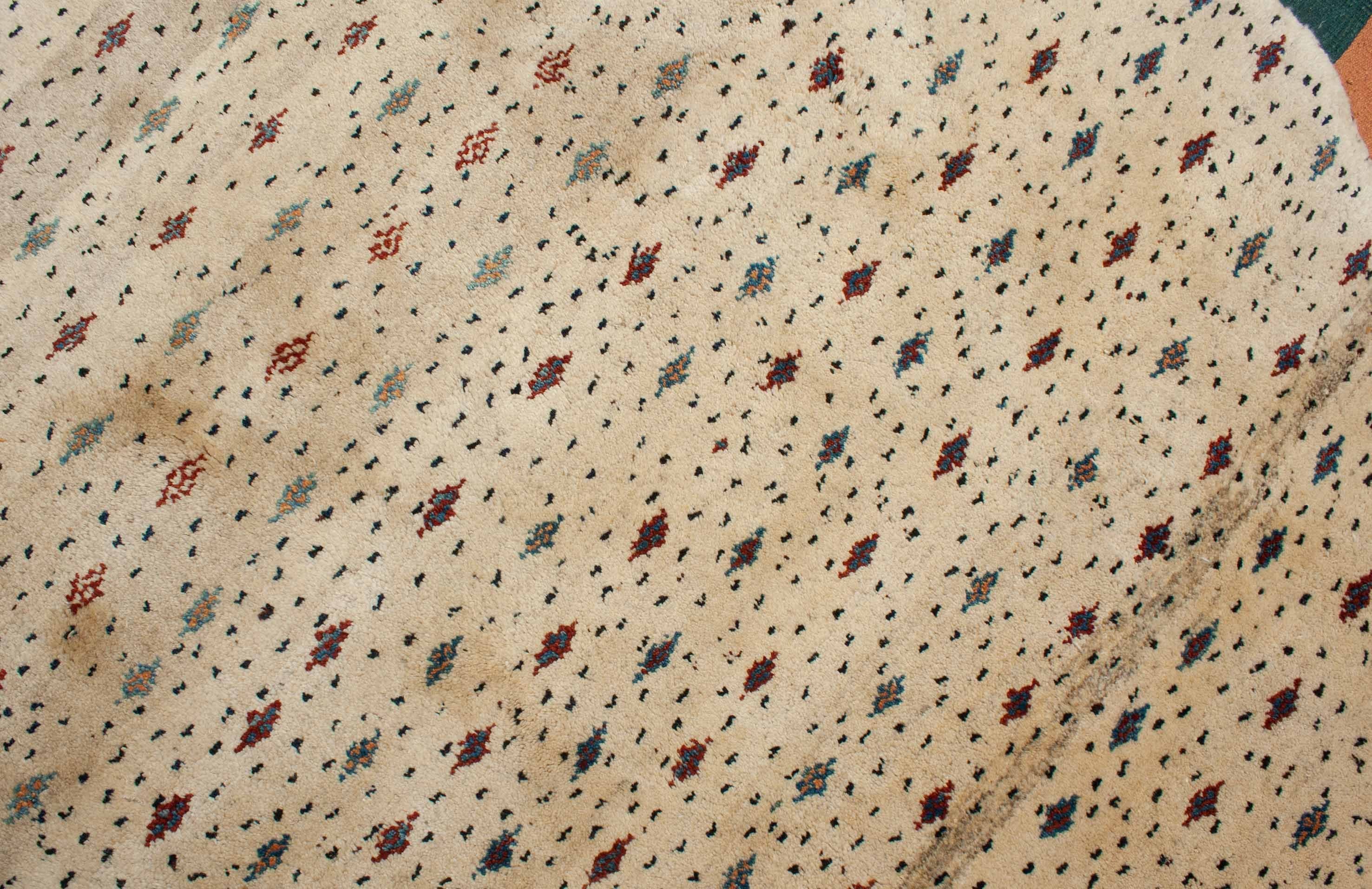 Eine Fotoaufnahme eines Gabbeh Teppichs.