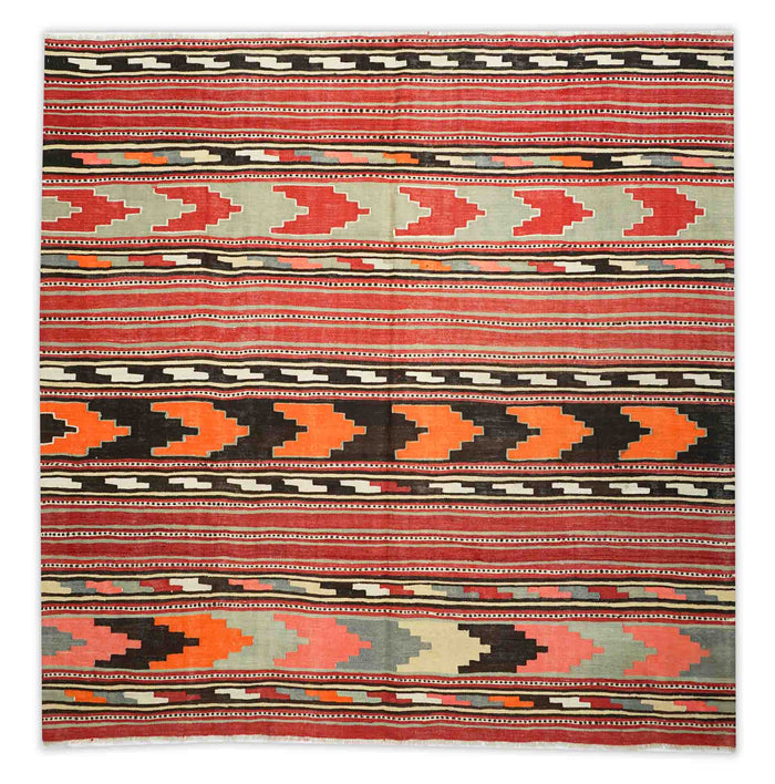 Melierter alter Kelim in dunkelrot und 202 cm x 122 cm groß