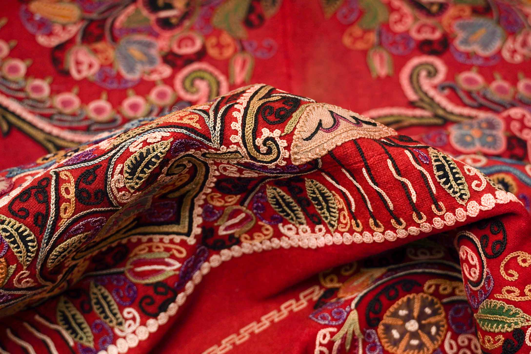 Antiker Suzani - Kaschmir Schal | 200 cm x 196 cm | Nr. Z-1973